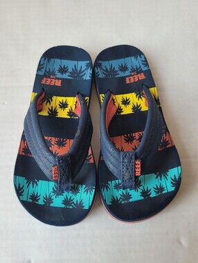 REEF FLIP FLOPS PALM TREE GRAPHIC KIDS SIZE 7 / 8 BLUE MULTI